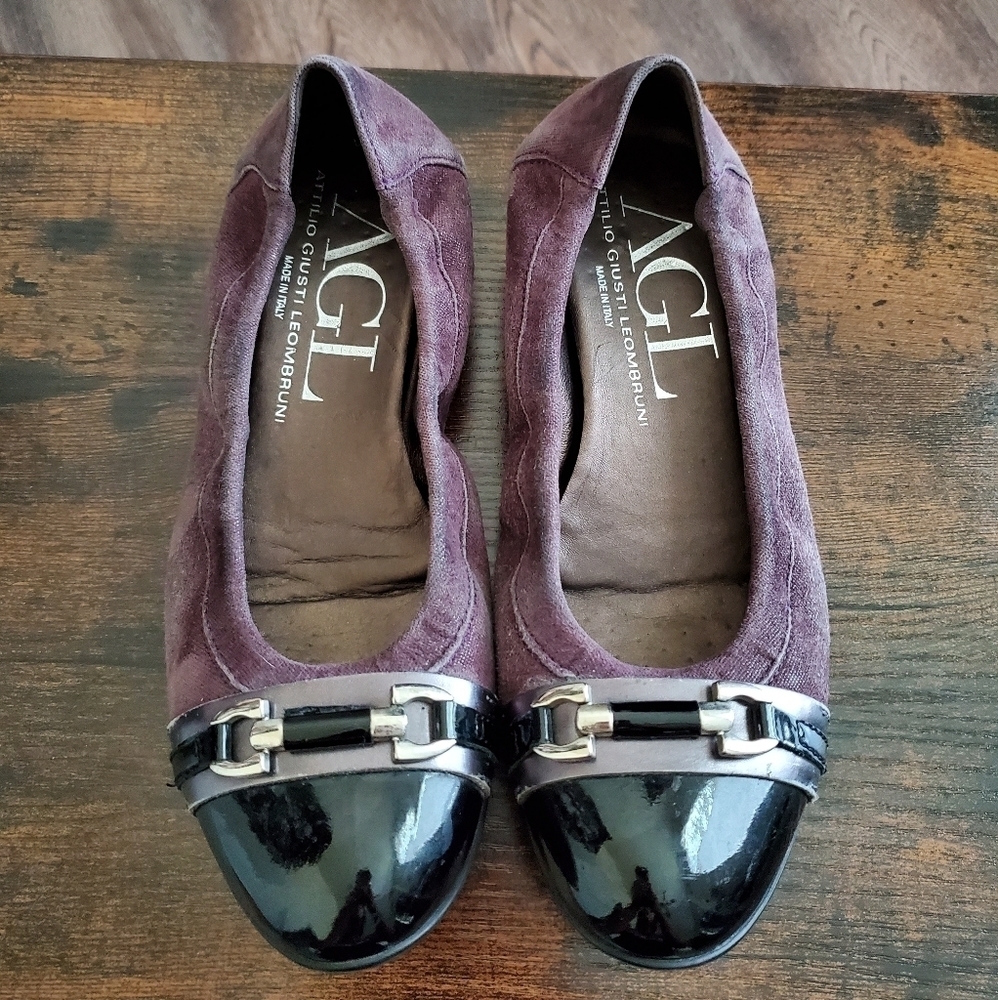 Agl slip ons